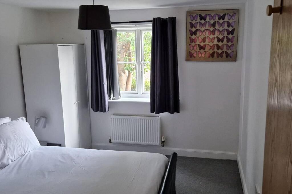 Greenhithe Cosy Apartment, Netflix And Sport Channels Extérieur photo